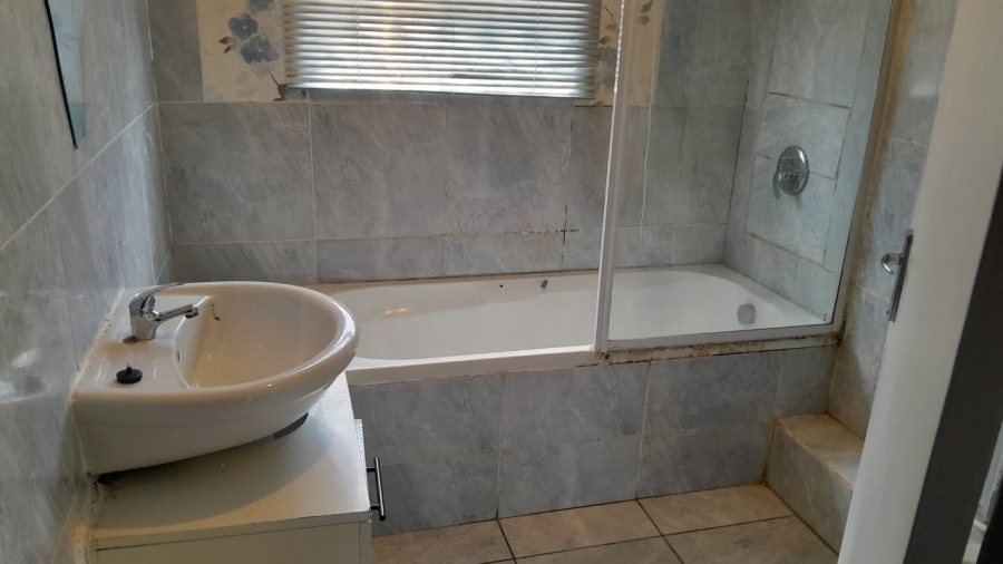 2 Bedroom Property for Sale in Haven Hills Eastern Cape